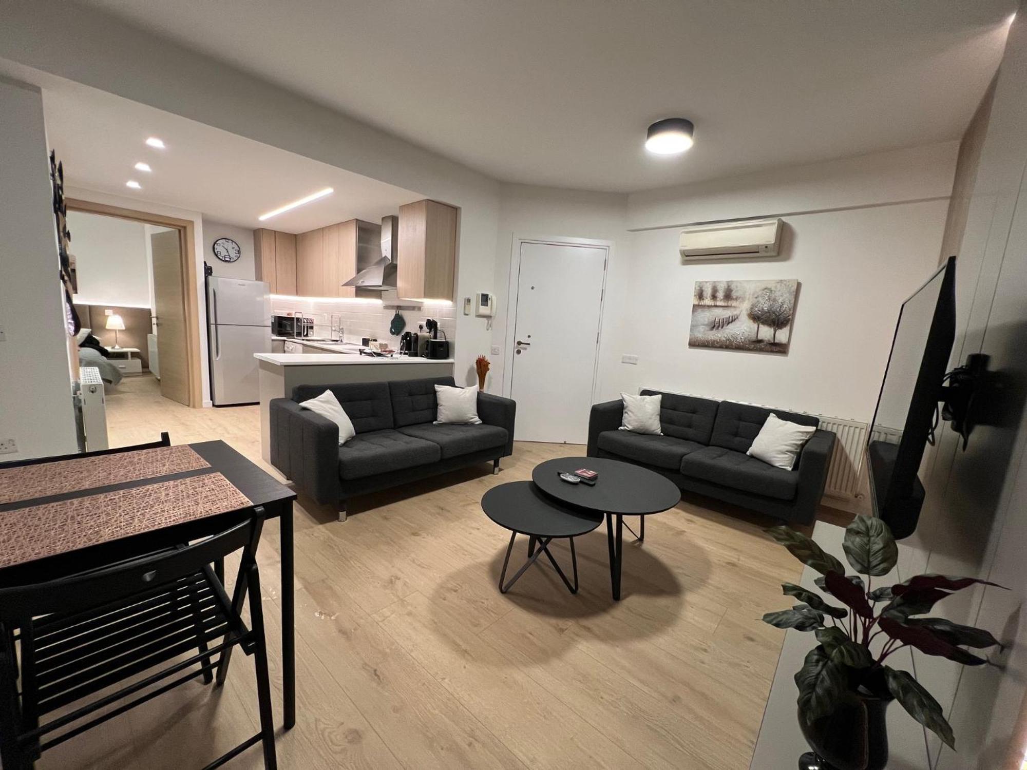 Daniela'S Modern Apartment Strovolos Dış mekan fotoğraf